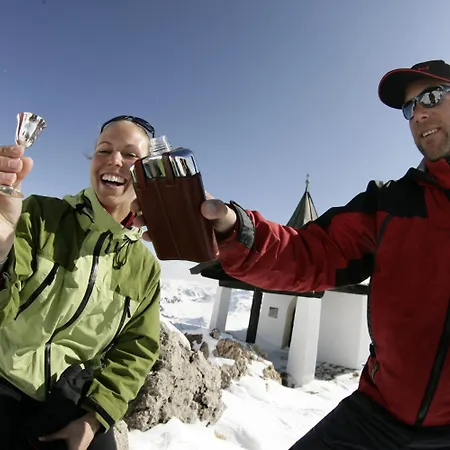 فندق مبيت وإفطار Oberbraeu ميترسل