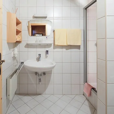 فندق مبيت وإفطار Oberbraeu 3*